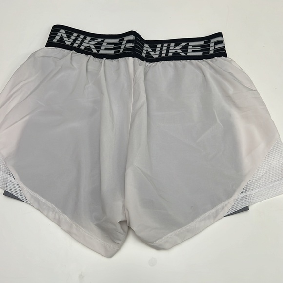 Nike Lined Short - Picture 2 of 3